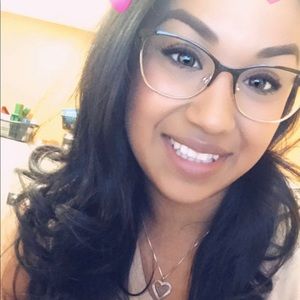 Meet your Posher, Jacqueline